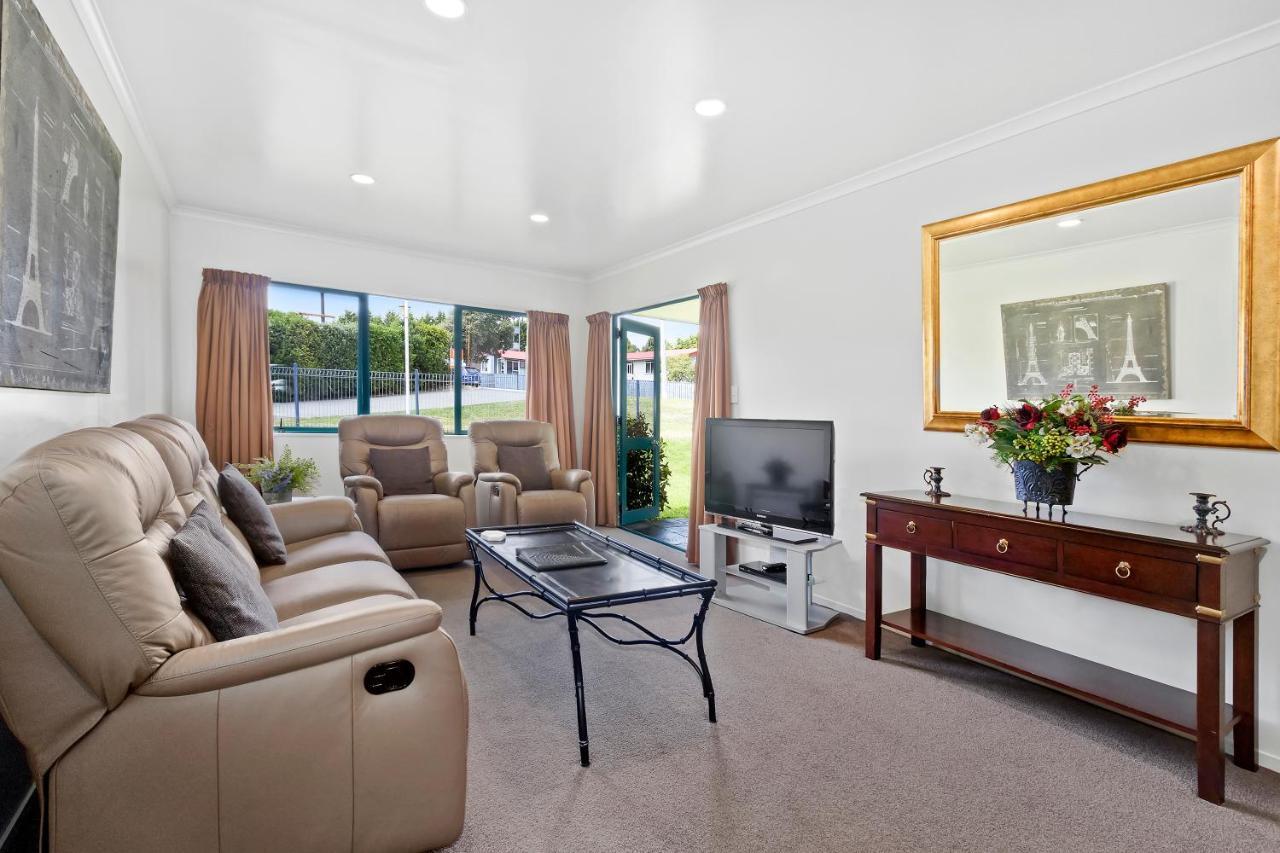 Belmont Motor Lodge Porirua Room photo